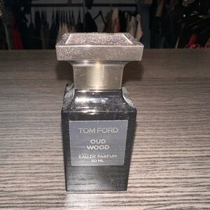 Tom Ford Oud Wood Eau de Parfum in Black and Silver